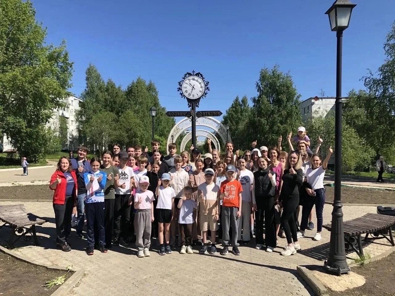 🗓️06 июня 2026 года на Яблоневой аллее состоялась утренняя зарядка. Проводила зарядку тренер-препод