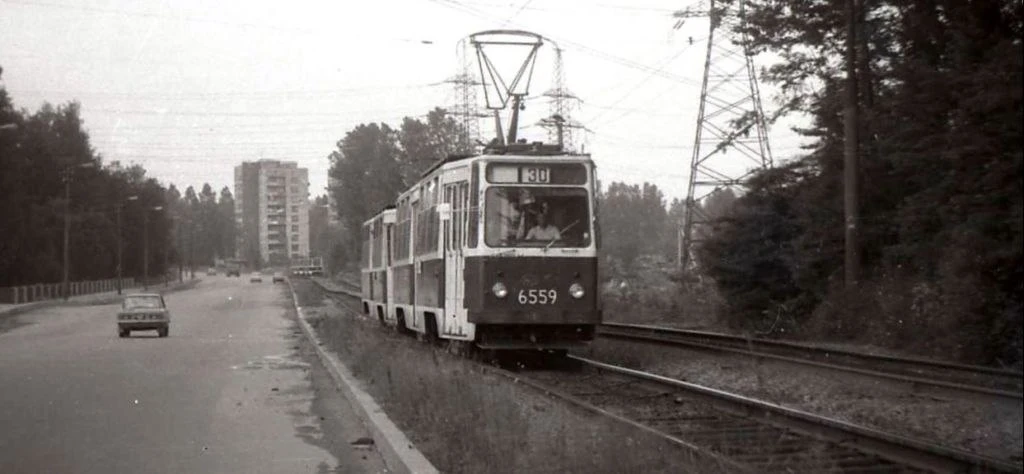 Рябовское шоссе

1988 год. Фото: Александр Туленков

Сегодня пути полностью перестроены под новые ти