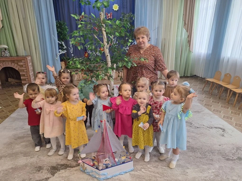 Весеннее развлечение в младшей группе