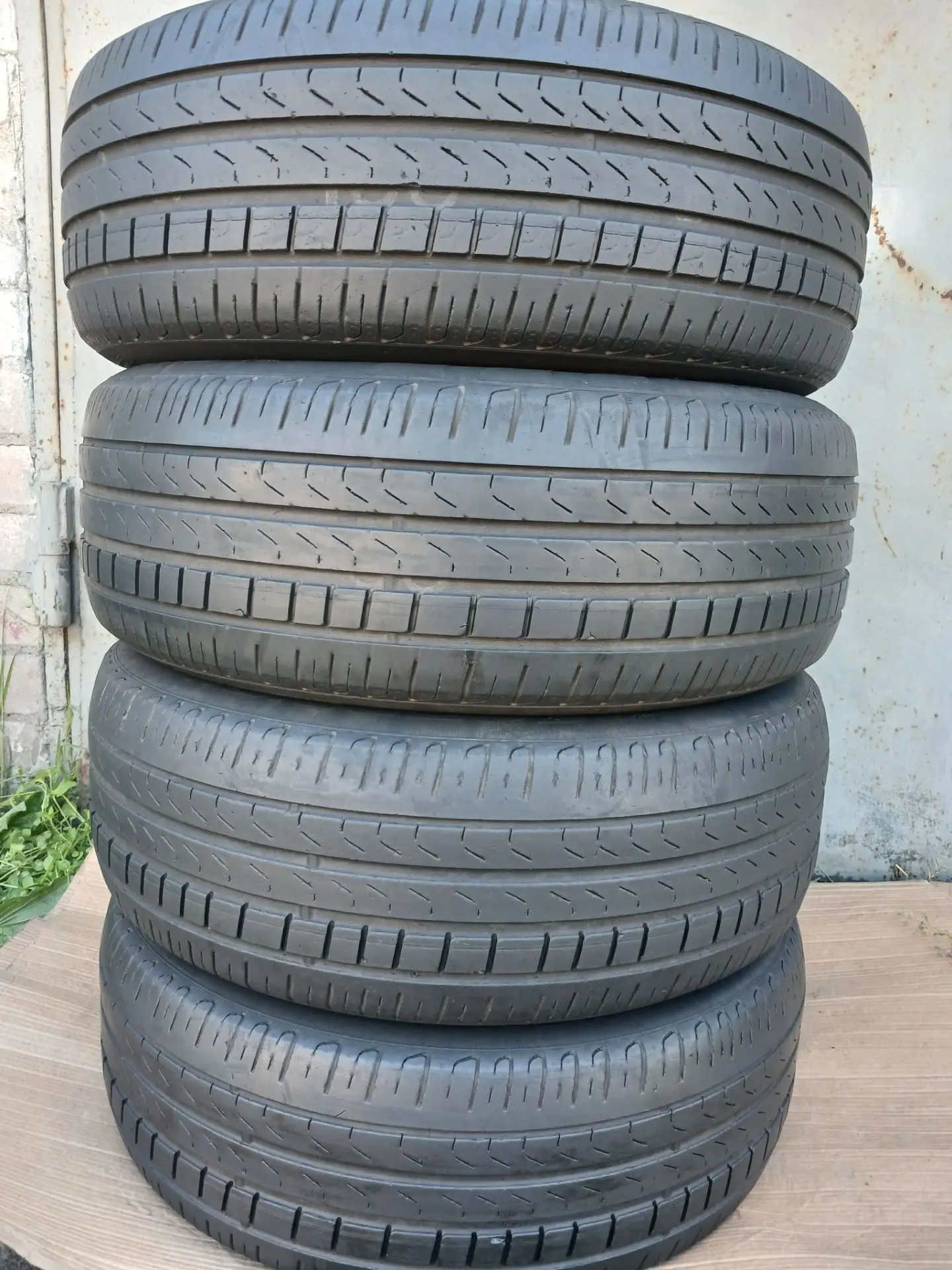 Pirelli 215/60/17--4шт.17год.без дефектов.за 4,5руб.