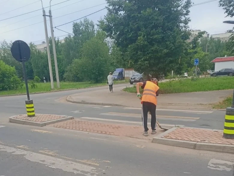 Механизированная уборка города – ночью и днем
✅В ночь на 16 июня 16 единиц спецтехники продолжали уб