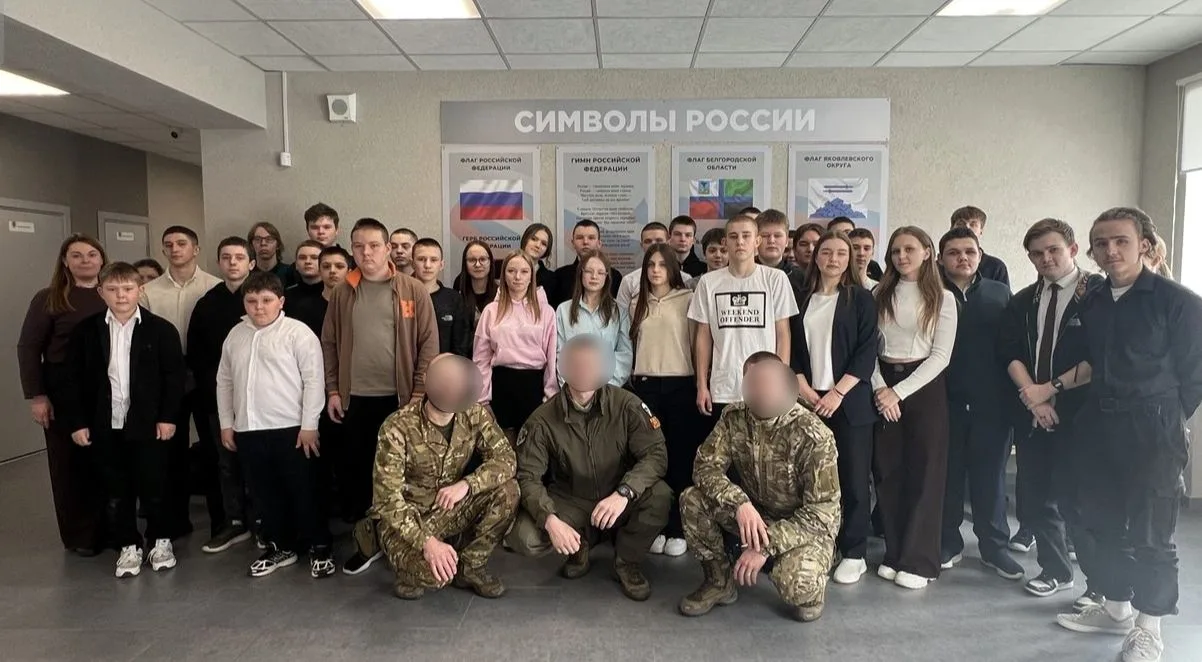 🇷🇺 «Живые уроки мужества: встреча, которая согрела сердца».

       В Дмитриевском аграрном коллед