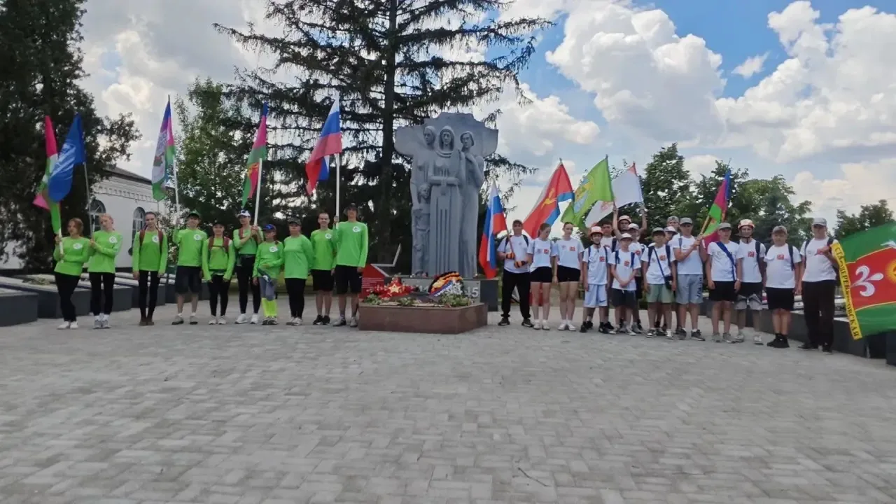 Сегодня, 11 школьников из Брюховецкого района отправились в будущее через «Эстафету памяти».
В ст. Ч
