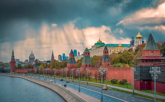 🌥️ Доброе утро, соседи!

Сегодня в течении дня будет преимущество облачно, дождь возможен днём и ве