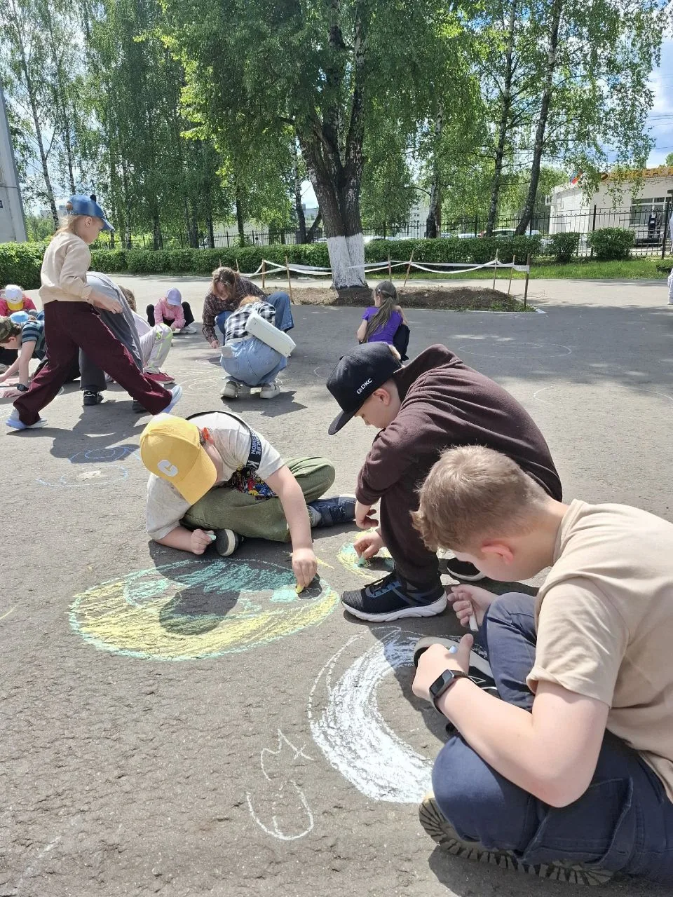 Планета детства в ярких красках 🌍🎨🧸

1 июня — первый день лета, самый солнечный и радостный празд