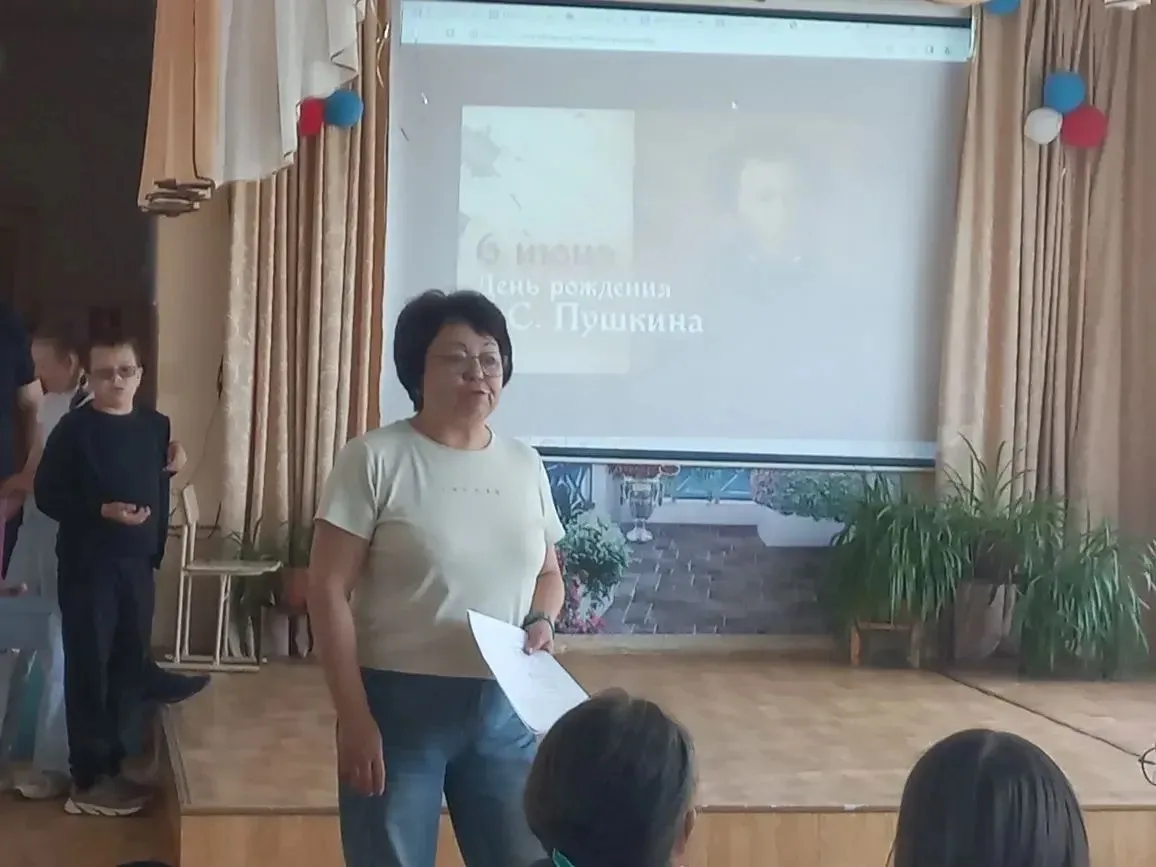 Сегодня в нашем лагере — Пушкинский день!
Ребята полностью окунулись в мир сказок Александра Сергеев