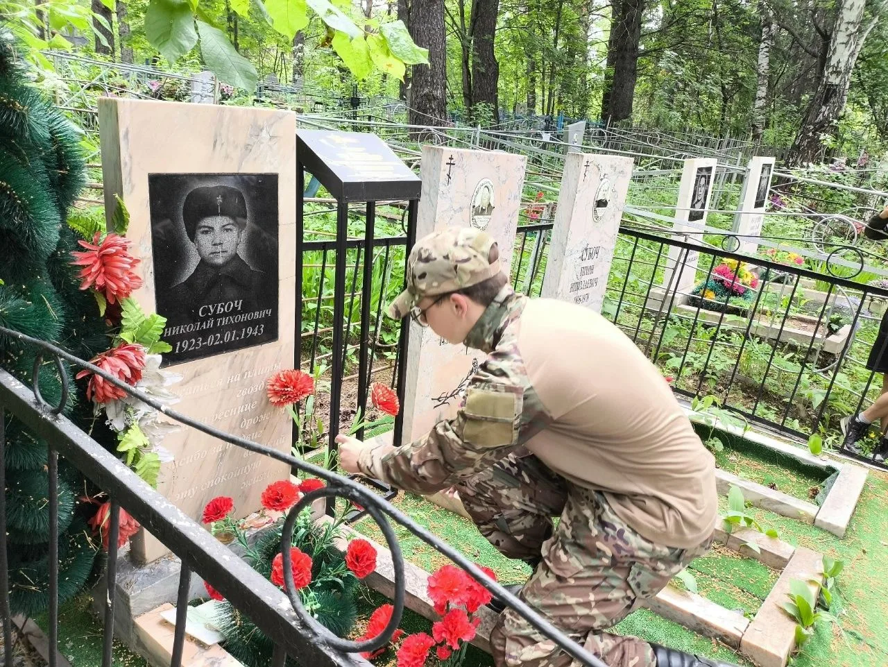 ДОРОГА К ОБЕЛИСКУ: 
в Козульке почтили память героев-земляков

22 июня - День памяти и скорби. В это