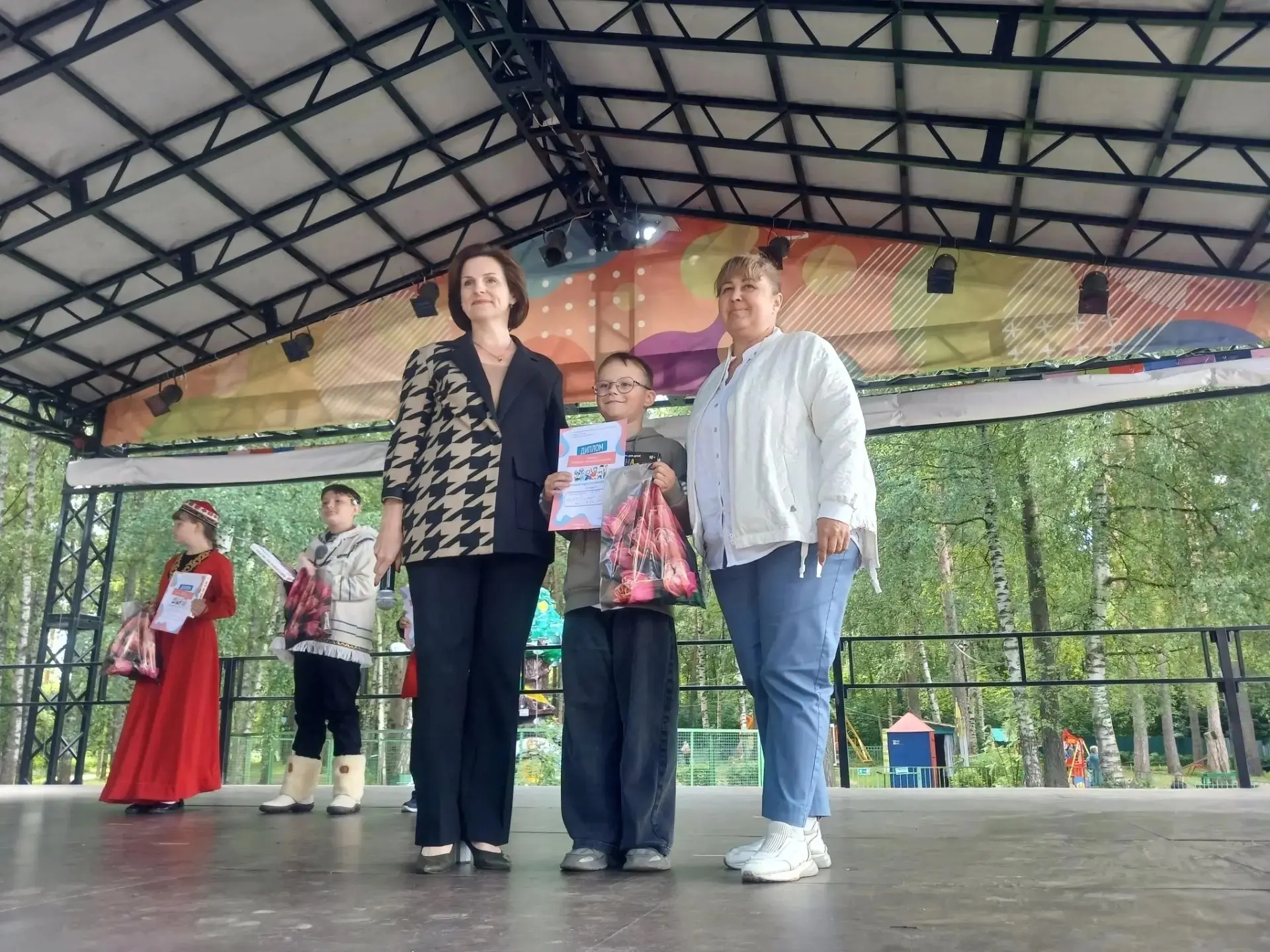🎉💥 Фестиваль единства народов России объединил юных кинешемцев!

В Парке культуры и отдыха 25 июня