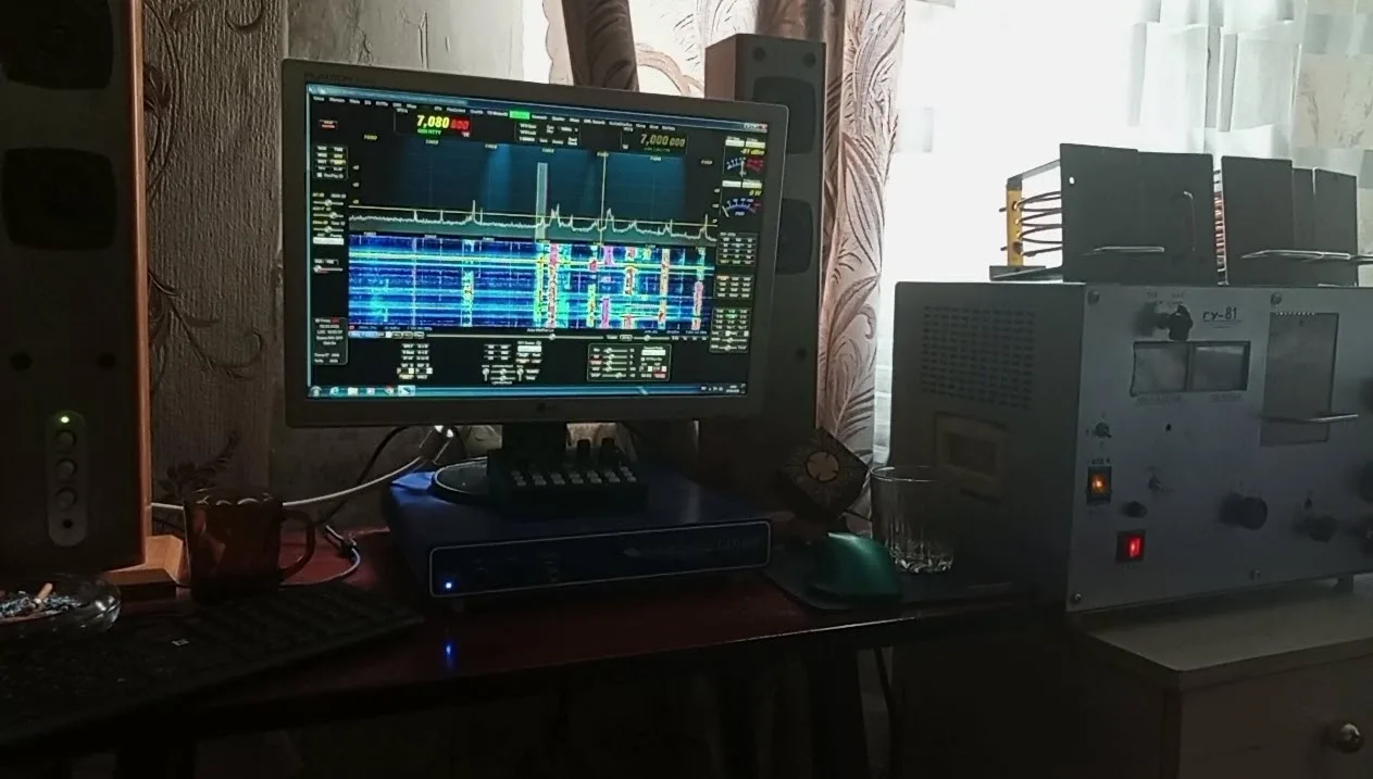 Запуск "шайтан-машины"

 Видео от Николая из чата радиолюбителей Hamradio в ТГ - https://t.me/radi