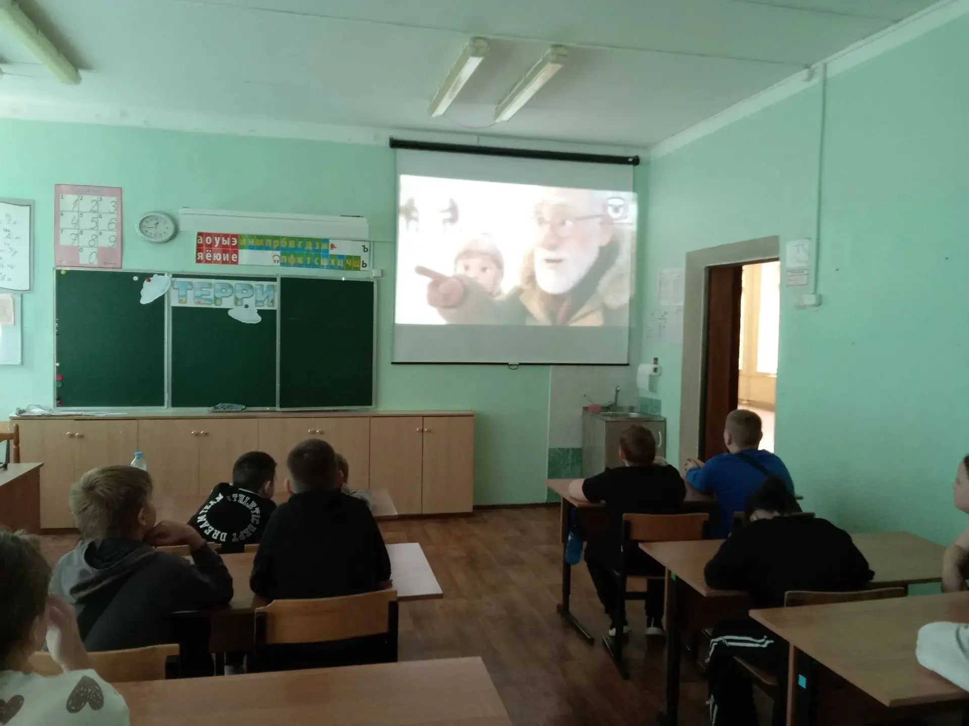 Сегодня в нашем летнем лагере мы говорили о безопасности! Смотрели интересные мультфильмы,  которые 