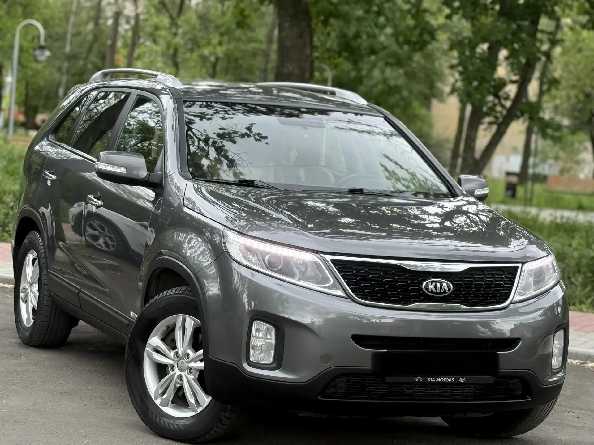 Kia Sorento 2014 рестайлинг AWD
7-местный
Двигатель 2.4 бензин
Европейка
Коробка обычный автомат
Род