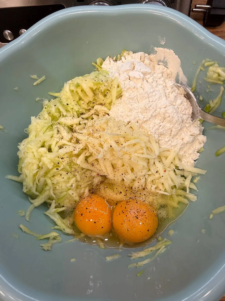 📌РЕЦЕПТ вкуснейших кабачковых лепешек 🥰

Я очень люблю кабачки и у меня много идей как их приготов