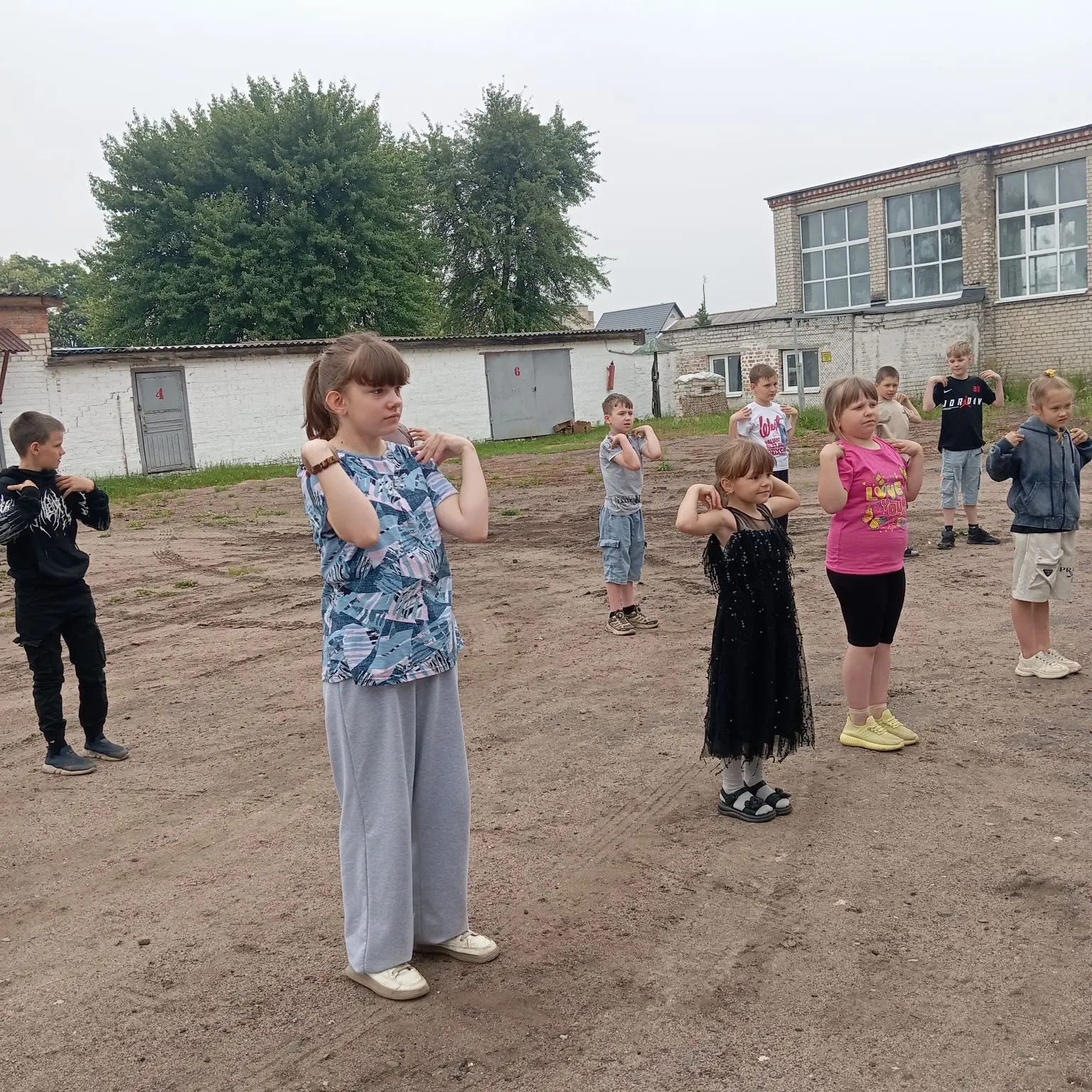 Сегодня,10 июня, день в нашем лагере выдался очень насыщенным и познавательным! 🌞

День начался с б
