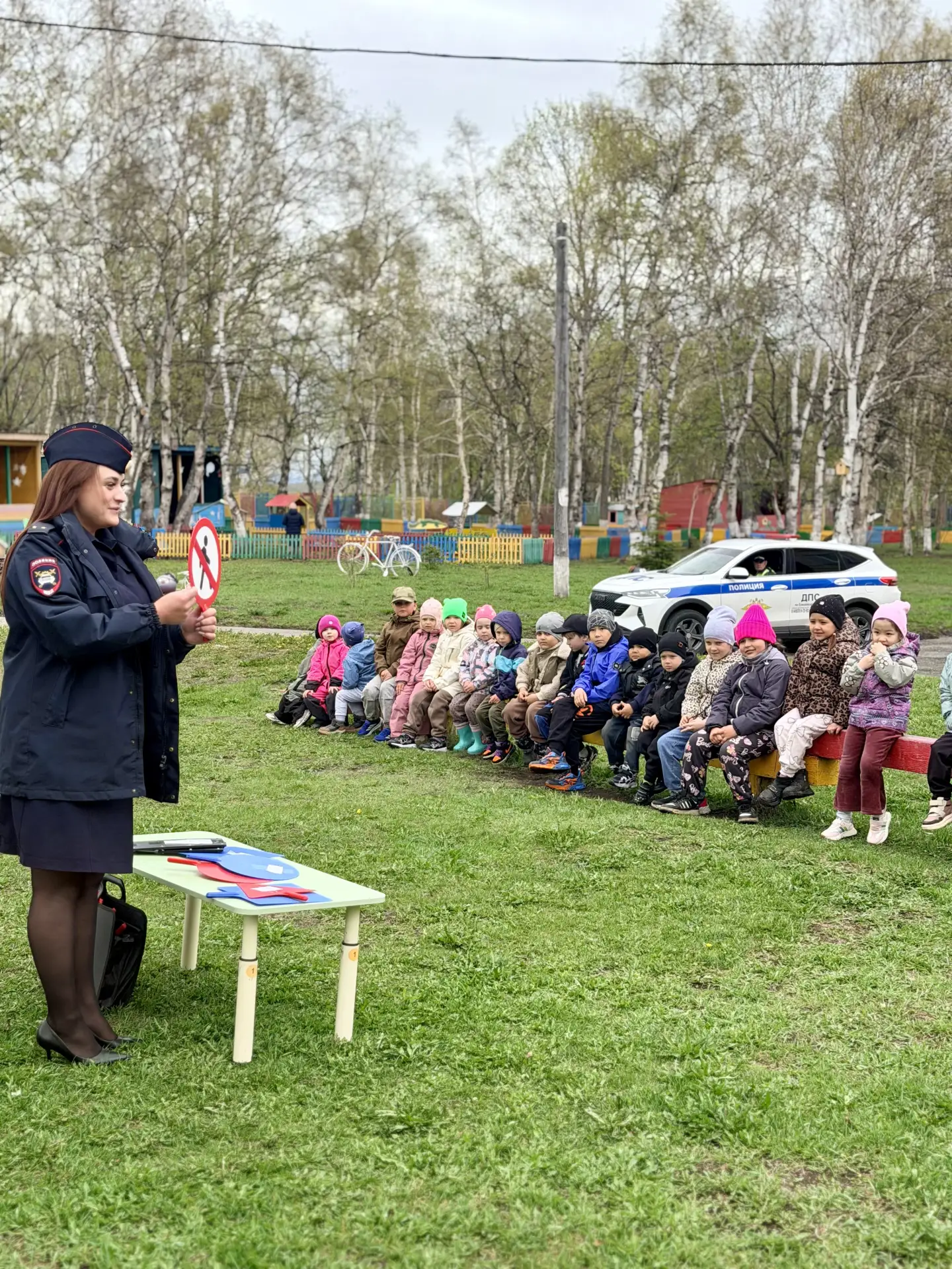 🚓Безопасность — это весело и важно!
Сегодня в нашем детском саду прошёл особенный, очень важный и у
