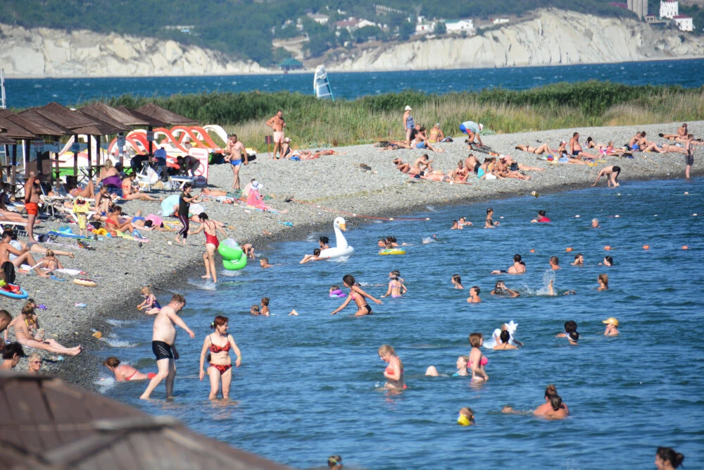 Море в Новороссийске потеплело до комфортной температуры

Температура воздуха до 28 градусов, неболь