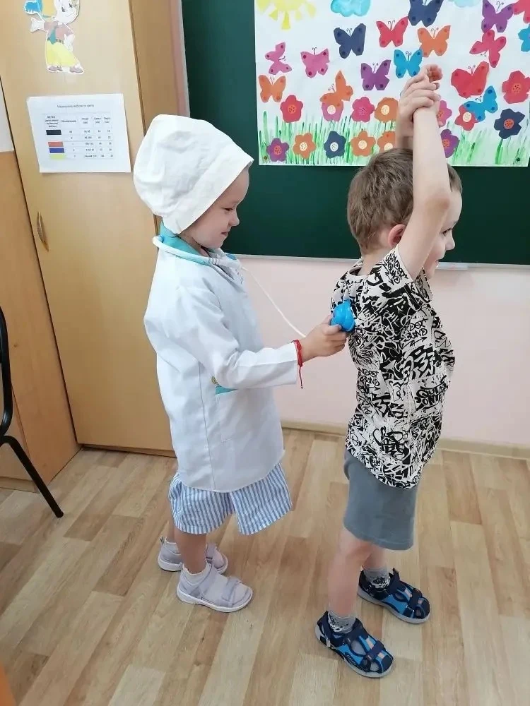 В преддверии дня медицинского работника в МОУ "Дедовская СОШ 1" дошкольное отделение 2 в группе 2 и 