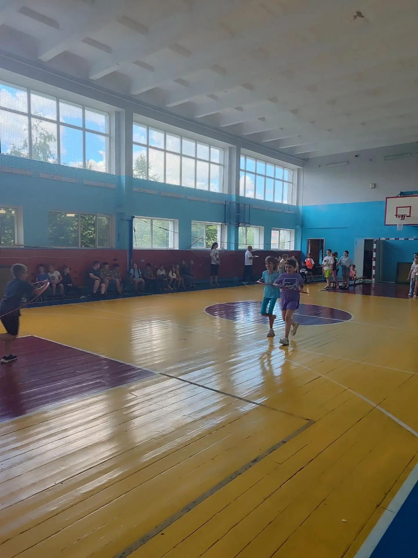 Сегодня для ребят из школьного лагеря "Радуга" 🌈🌈🌈 прошли Веселые старты. 
😍🥳🤸‍♀️🏃‍♀️🤺🤸‍♂️�