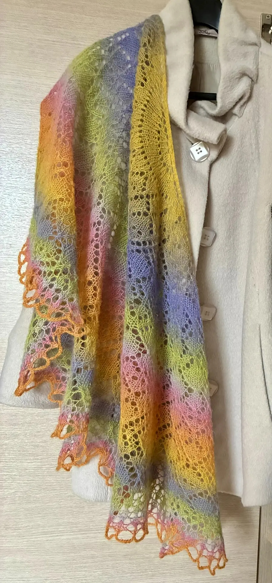 Невероятно красивая шаль Людмилы Нефедовой💕
В работе был использован меринос 7/1 расцветка 2067 пос