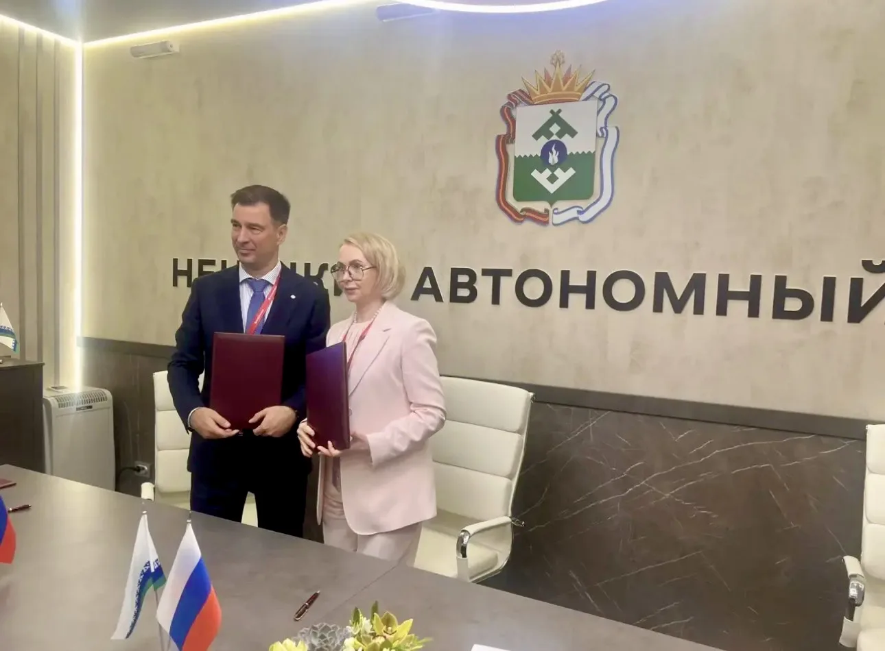 Продолжаем работать на ПМЭФ: с губернатором Ненецкого автономного округа Ириной Гехт заключено согла