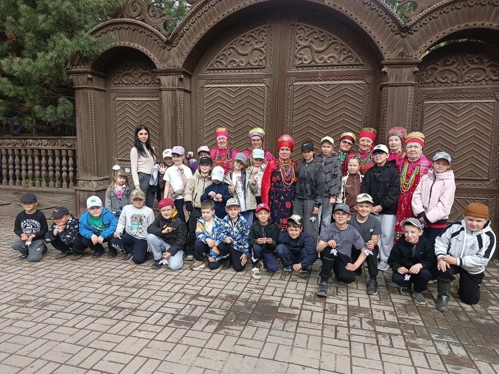 🌺 ШКОЛЬНЫЙ ЛАГЕРЬ "ЛИДЕР"🌺

Сегодняшний день в нашем лагере был просто волшебным! ✨ Мы отправились
