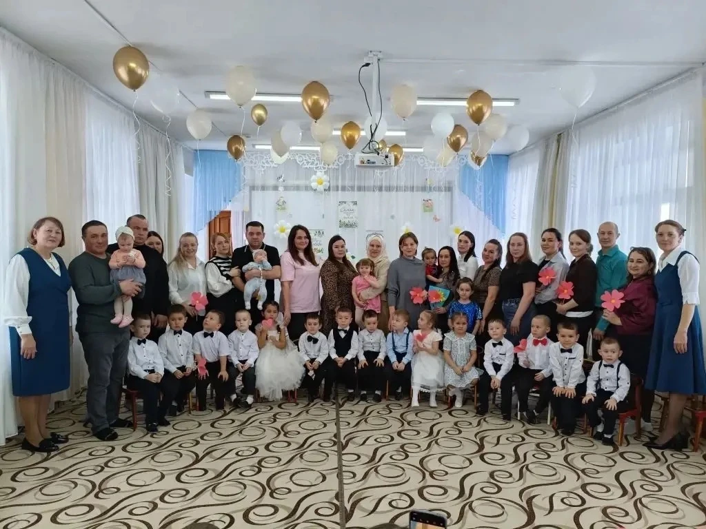"Гаилә бәйрәме" /"Праздник семьи"

Уртанчылар төркеме балалары белән "Гаилә бәйрәме" булып  узды. Бә