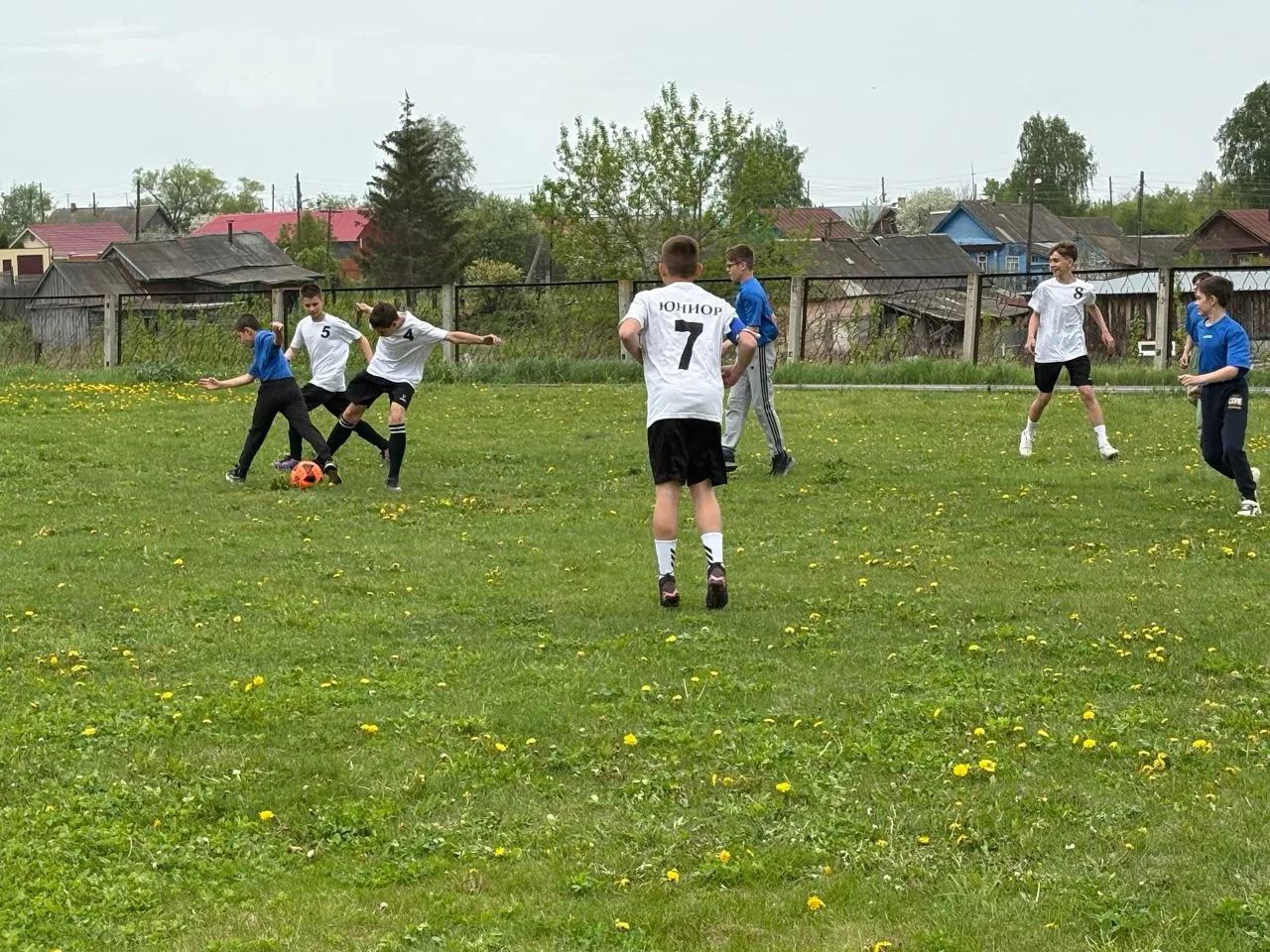 ⚽️ Дружеский футбольный матч в память о Валерии Ивановиче Тихонове

15 мая на школьном стадионе сост