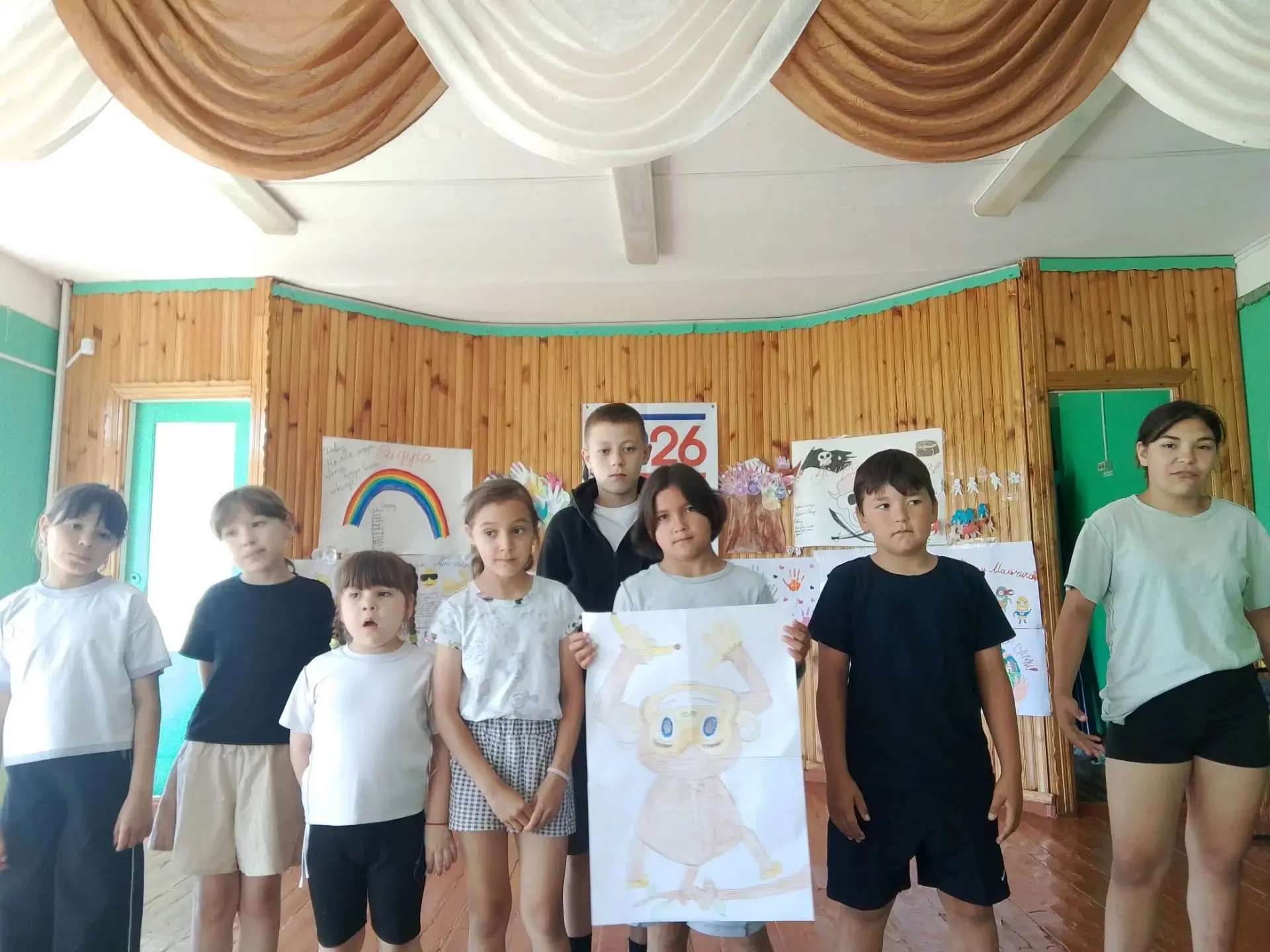 **🎭 День наоборот: когда всё идёт не по плану, но как же круто!**

Сегодня в нашем лагере творилось