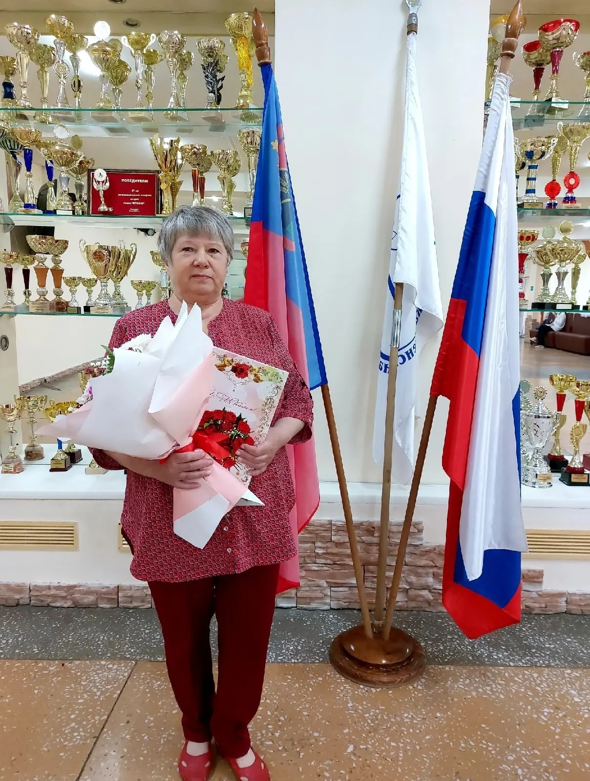 🥳Сегодня мы поздравляем с Днём рождения Светлану Михайловну Горшкову, учителя иностранного языка!

