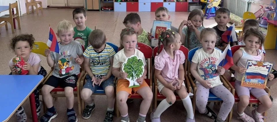 Символы нашей Родины: как мы готовимся ко Дню России 🇷🇺
В преддверии праздника Дня России с ребята