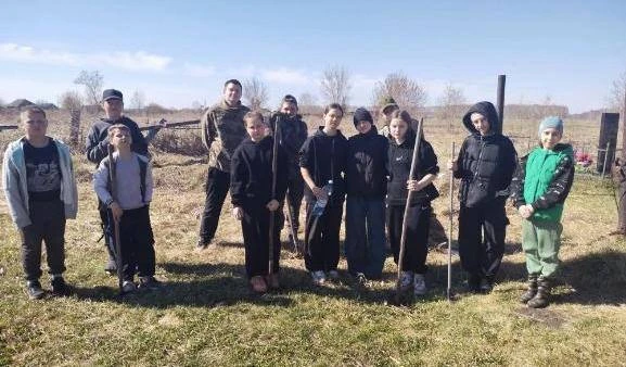 Память в сердце, порядок на могилах
 
28 апреля, в преддверии 81 годовщины Победы в Великой Отечеств