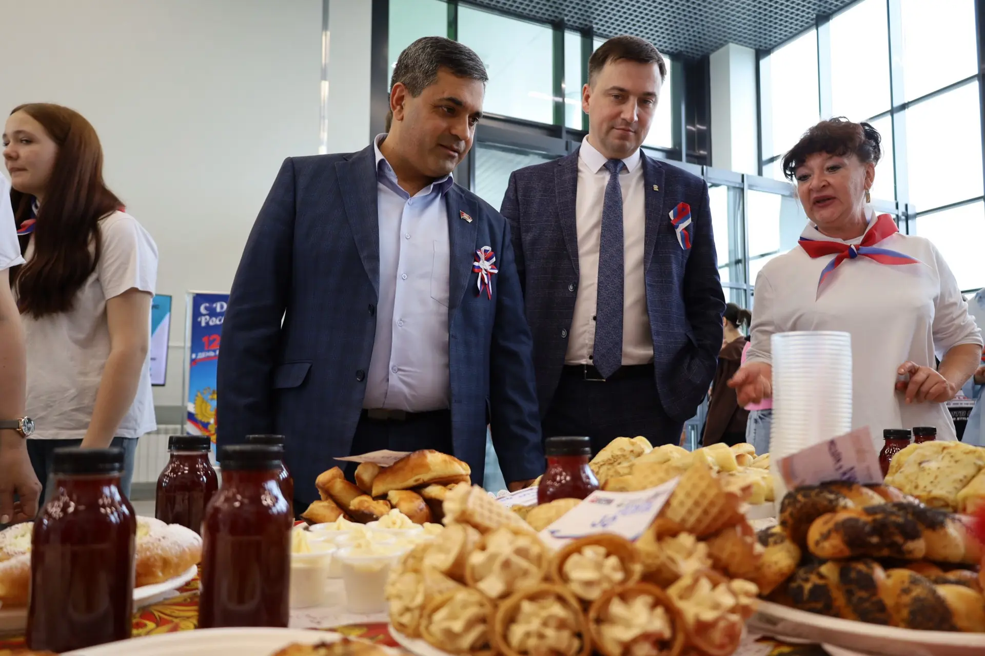 🇷🇺 Россия — моя опора: от поля до боя! 🇷🇺 Благотворительный фестиваль‑ярмарка прошёл на УРА! 🎉✨