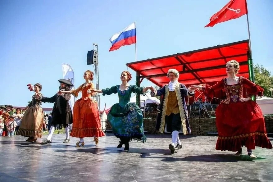 Куда сходить: Фестиваль «От Руси до России» пройдёт в Таврическом саду 12 июня 
 
Гостей ждут 19 тем