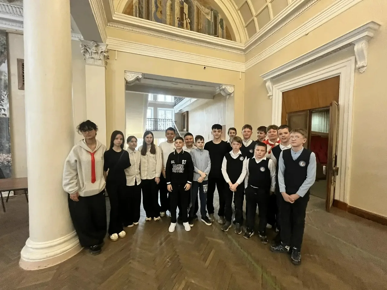 8.04.  семиклассники попали  на выступление  наших друзей - учеников школы "Марс"в г. Обнинск в ДК Ф