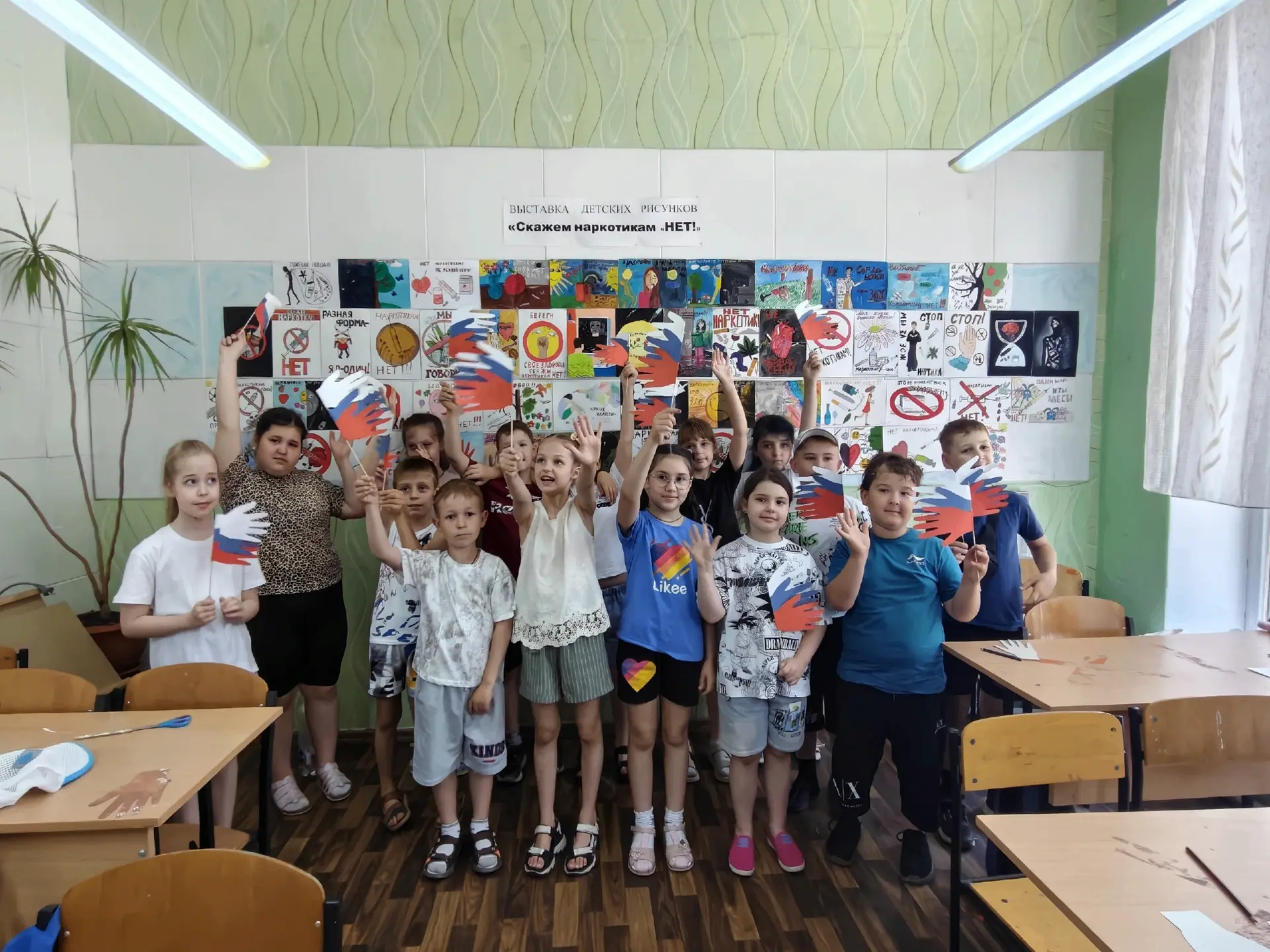 Ладошки мира и творчества
В стенах детской художественной школы прошел мастер-класс для учащихся общ
