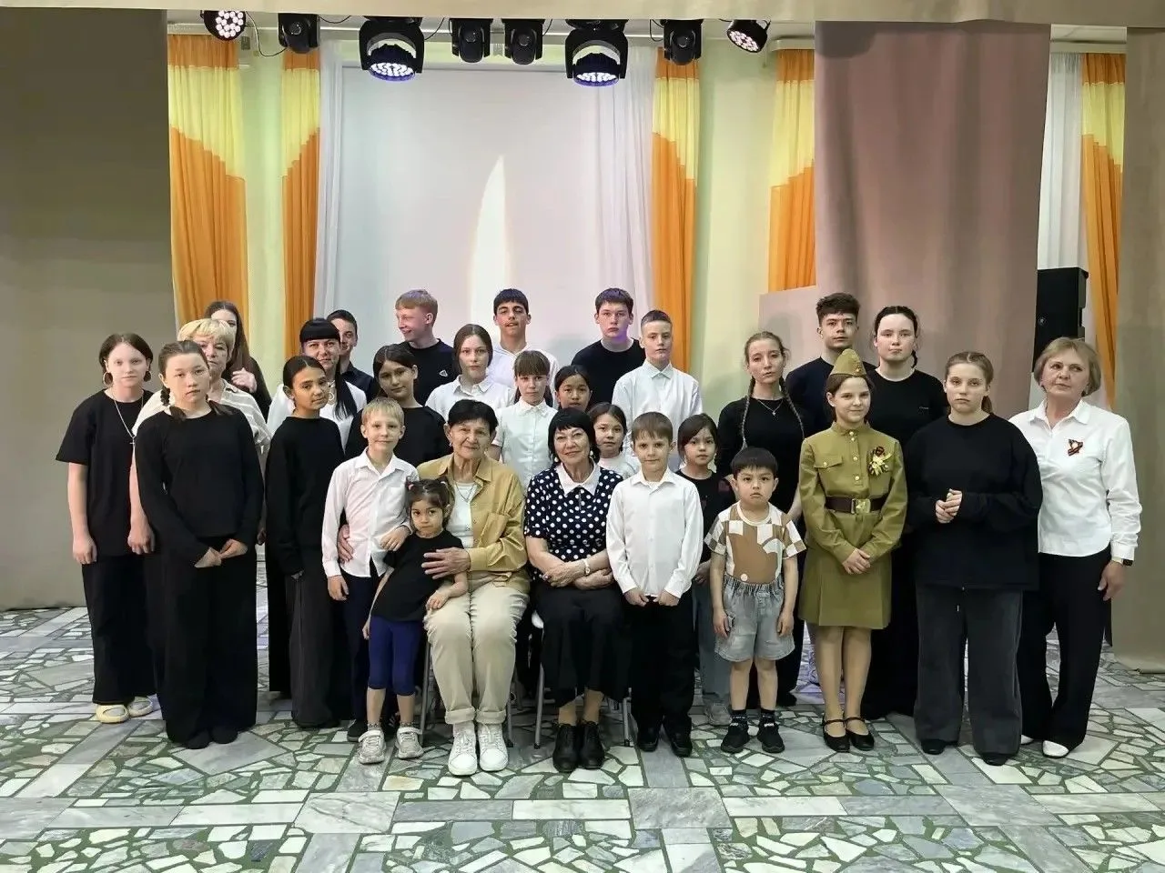 ✨В ФОКУСЕ: «ПАМЯТЬ»✨

В Доме детства прошла литературно-музыкальная композиция «Это память листая ст
