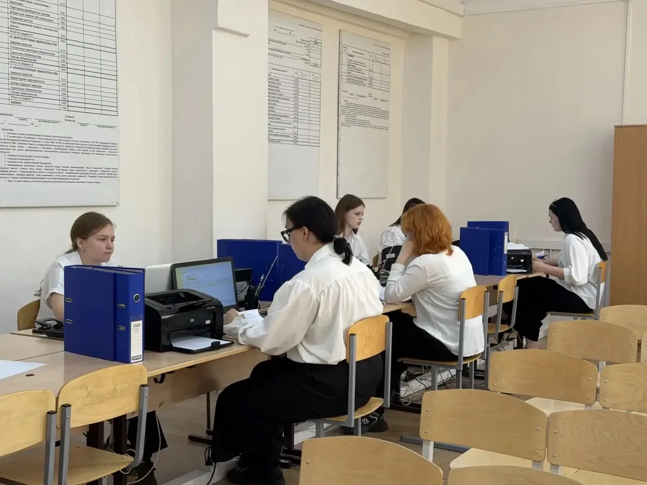 📊 Шаг к профессии: в ККЭП прошёл демонстрационный экзамен

Студенты специальности 38.02.01 «Экономи