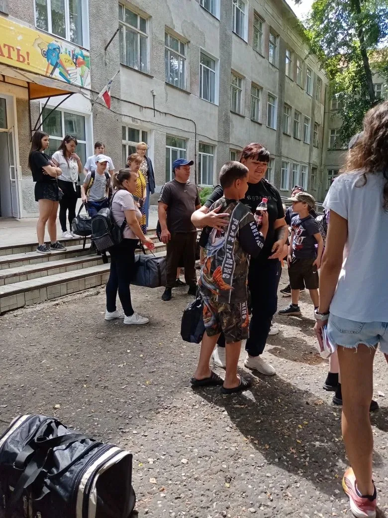 Солнце, дружба и приключения ждут! ☀️👋

Наши любимые ученики официально открывают ЛЕТО! 🎉 Ребята о
