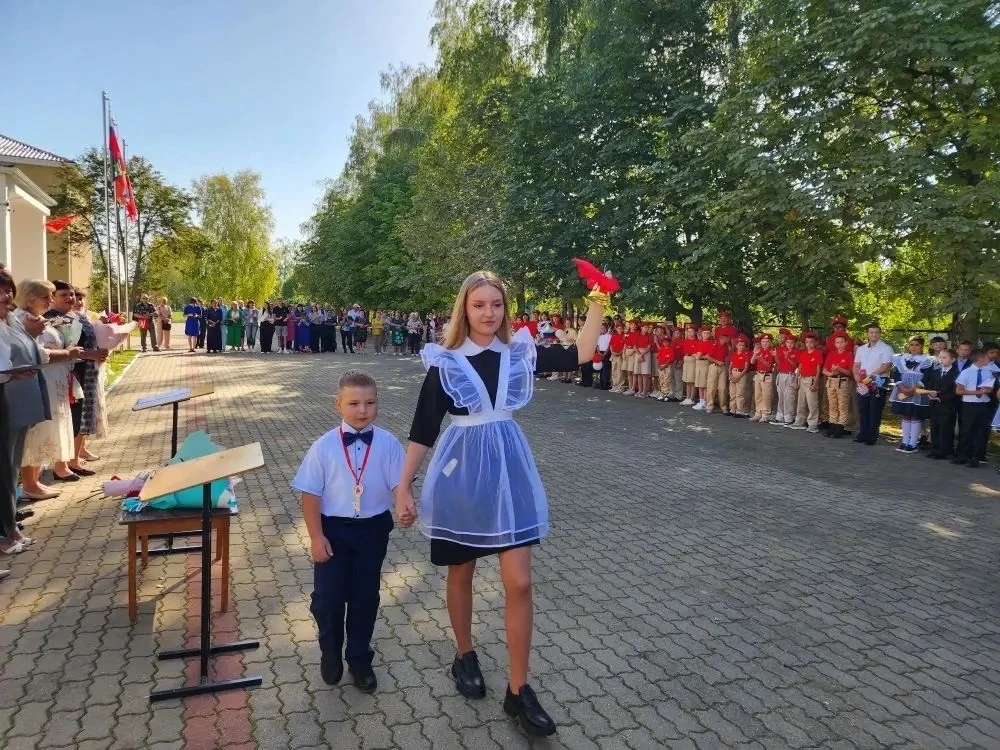 💫 Друзья, в воздухе уже витает атмосфера прощания…
Наша школа готовится проводить во взрослую жизнь