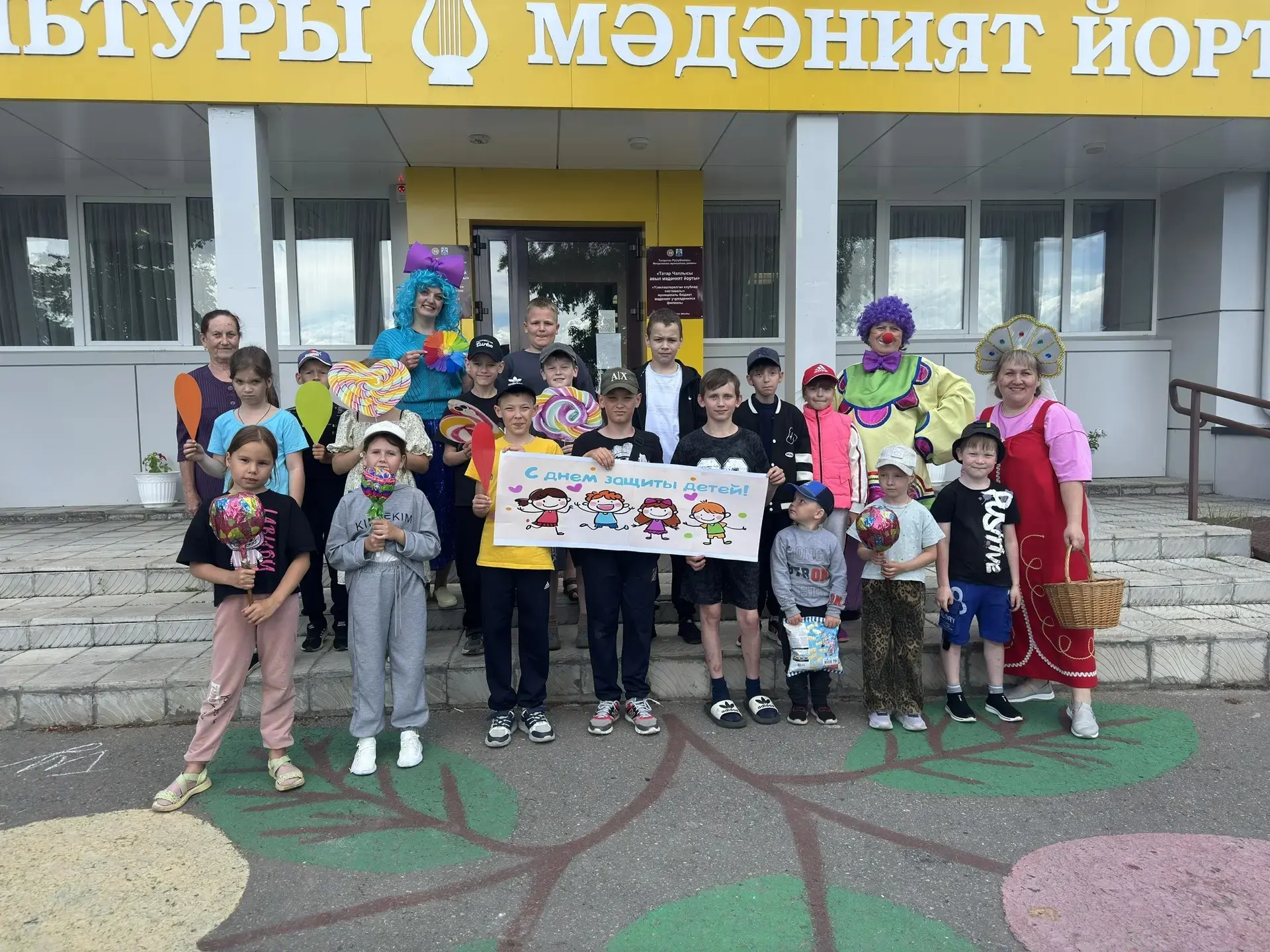 1 июня на базе МБОУ "Тат.Челнинская ООШ" начал работу пришкольный лагерь "Патриот", где дети проведу