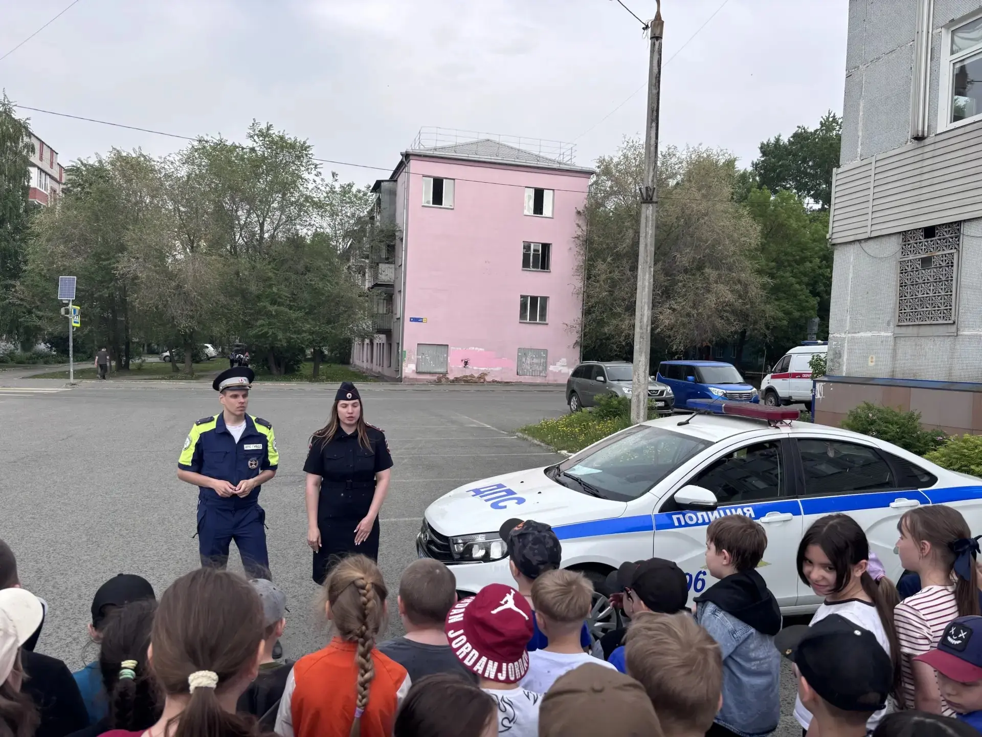 👮‍♂Сегодня прошло практическое занятие с сотрудниками ДПС. Ребятам напомнили о важности соблюдения 