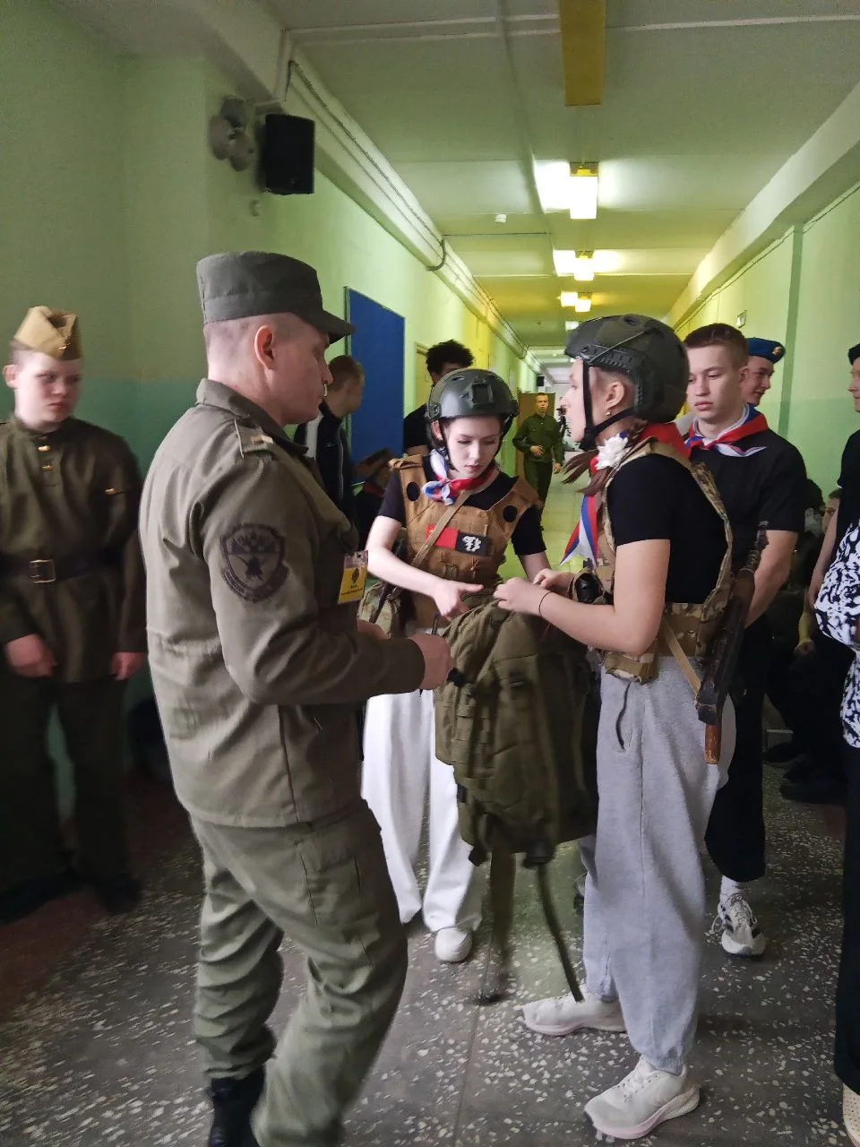 Медицина-зарница- команда "Патриот"

Ребята, вы думаете, что это только для военных или спасателей. 