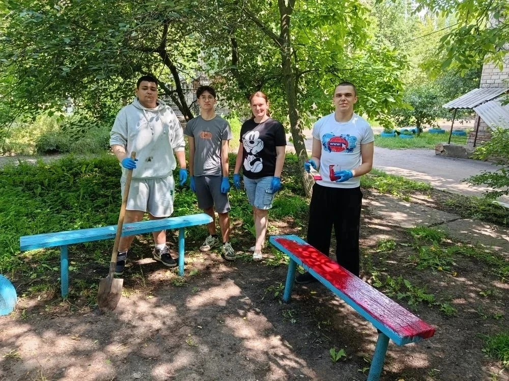 В РАМКАХ АКЦИИ "МЕЖДУНАРОДНЫЙ ДЕНЬ СОСЕДЕЙ" ЖИТЕЛИ ИЛОВАЙСКА ПРОВЕЛИ БЛАГОУСТРОЙСТВО ВНУТРИКВАРТАЛЬН