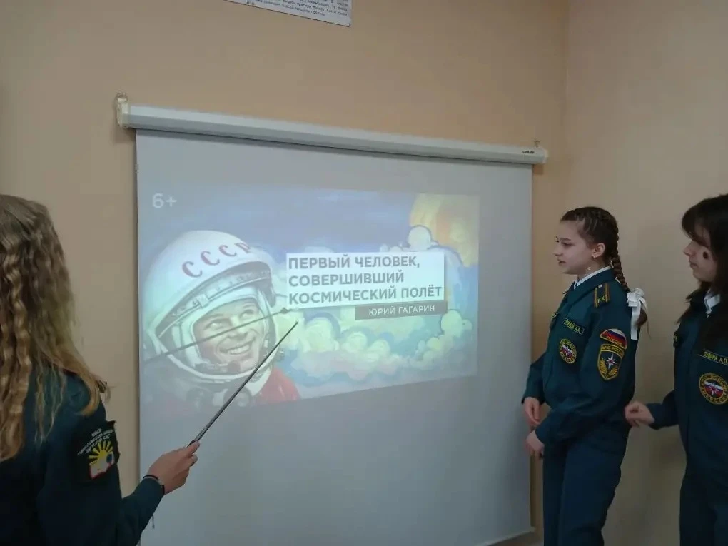 🚀 Космические высоты России: «Разговоры о важном» в Масловской школе! ✨🇷🇺

6 апреля в Масловской 