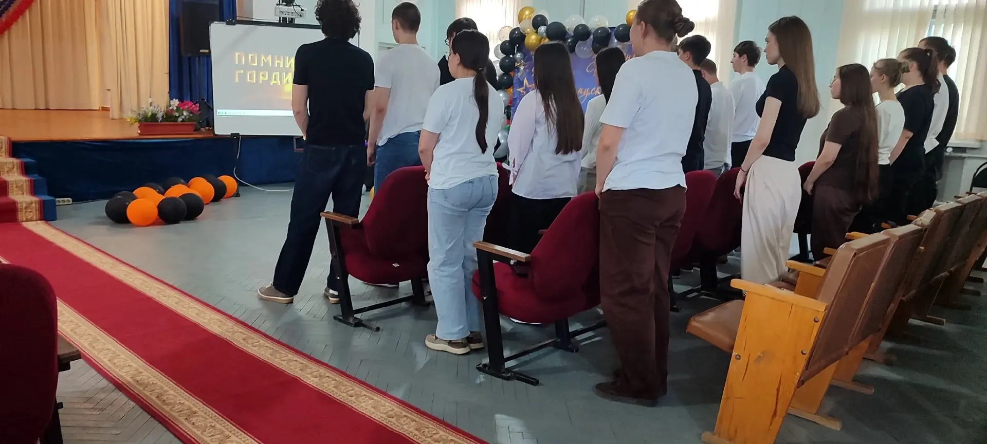 🕯 Тишина, в которой звучит память

Сегодня, 22 июня, вся страна вспоминает одну из самых трагически