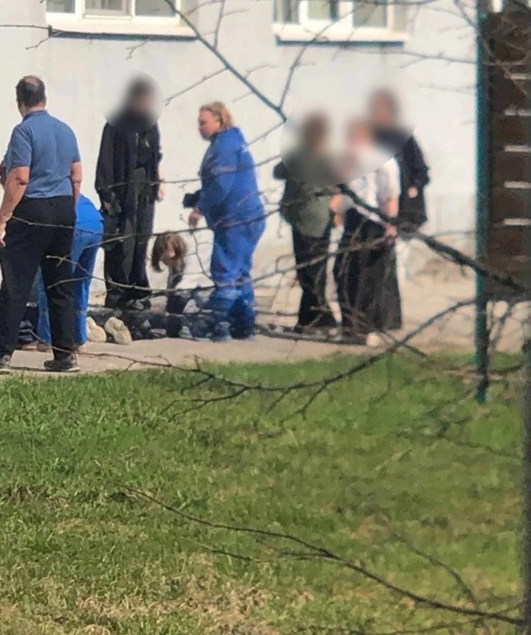 😭 11-месячный ребёнок выпал из окна четвёртого этажа в Башкирии

Инцидент произошёл утром 25 июля в