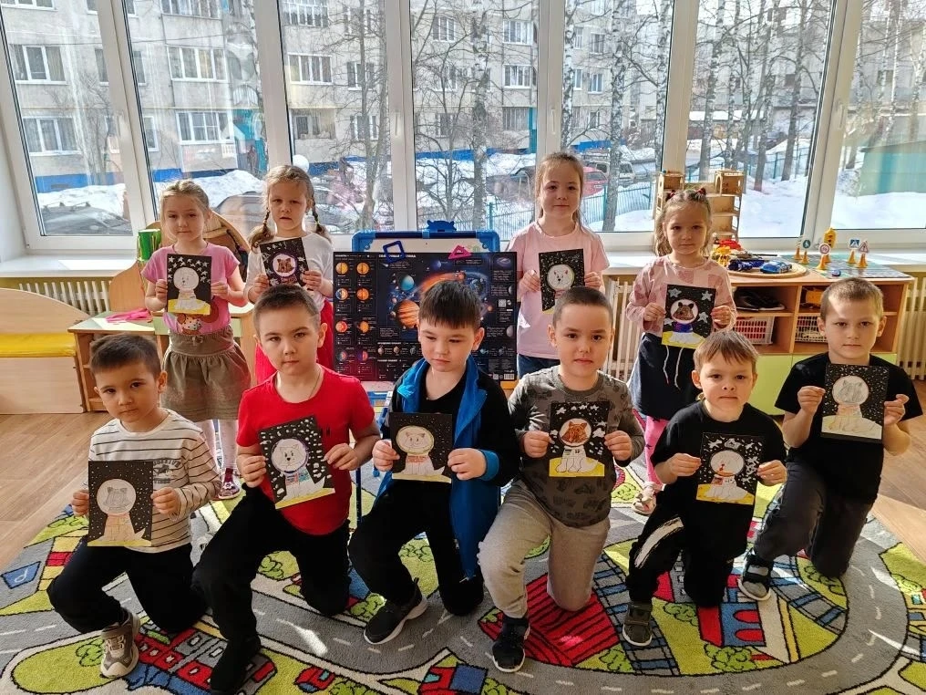 Воспитанники группы “Знайки" принимают участие в фестивале "Космический квест", посвящённого Дню кос