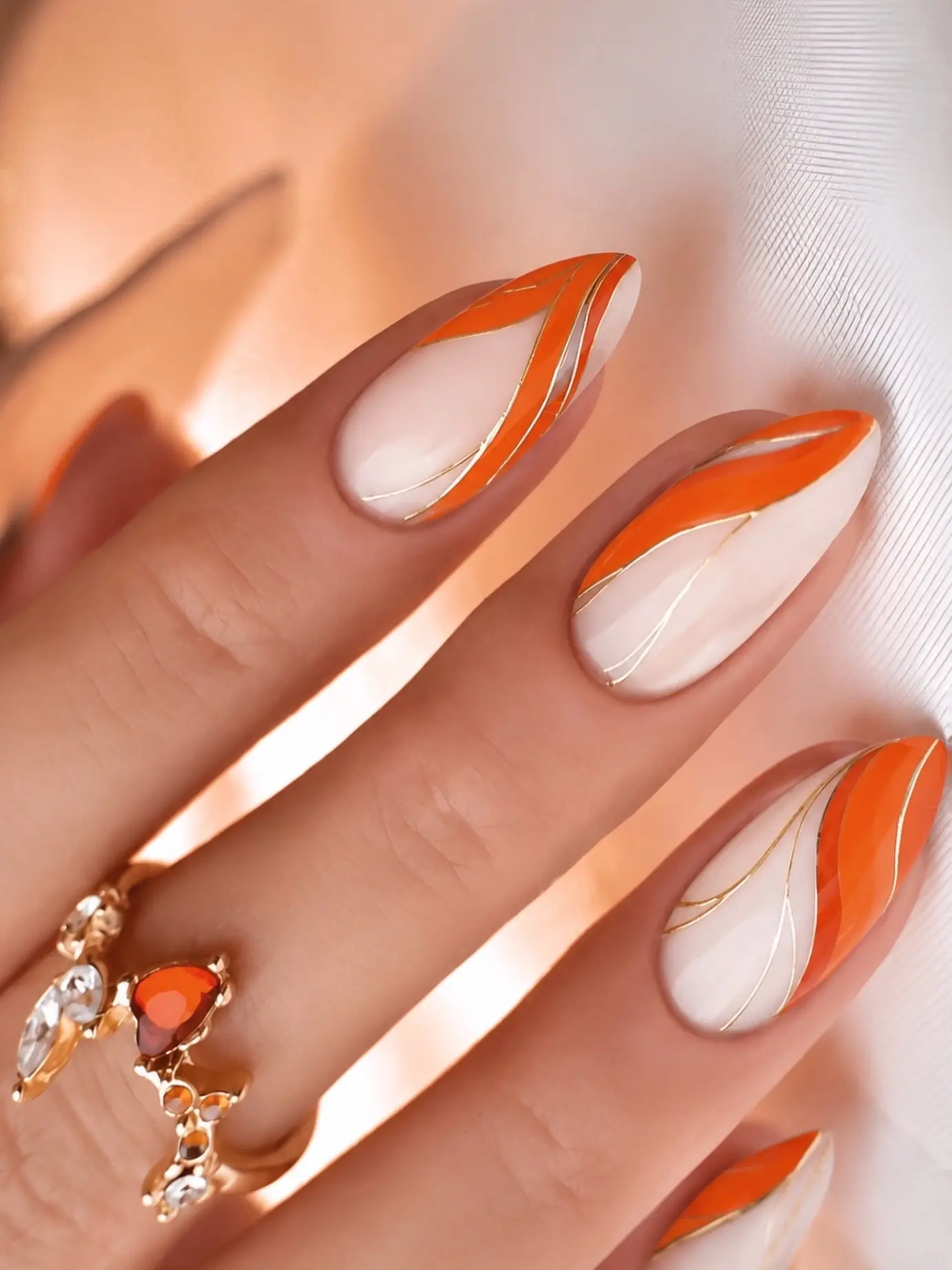 Фото-новинка на вашу оценку 🧡

Сезонный маникюр💅
Подпишитесь👇