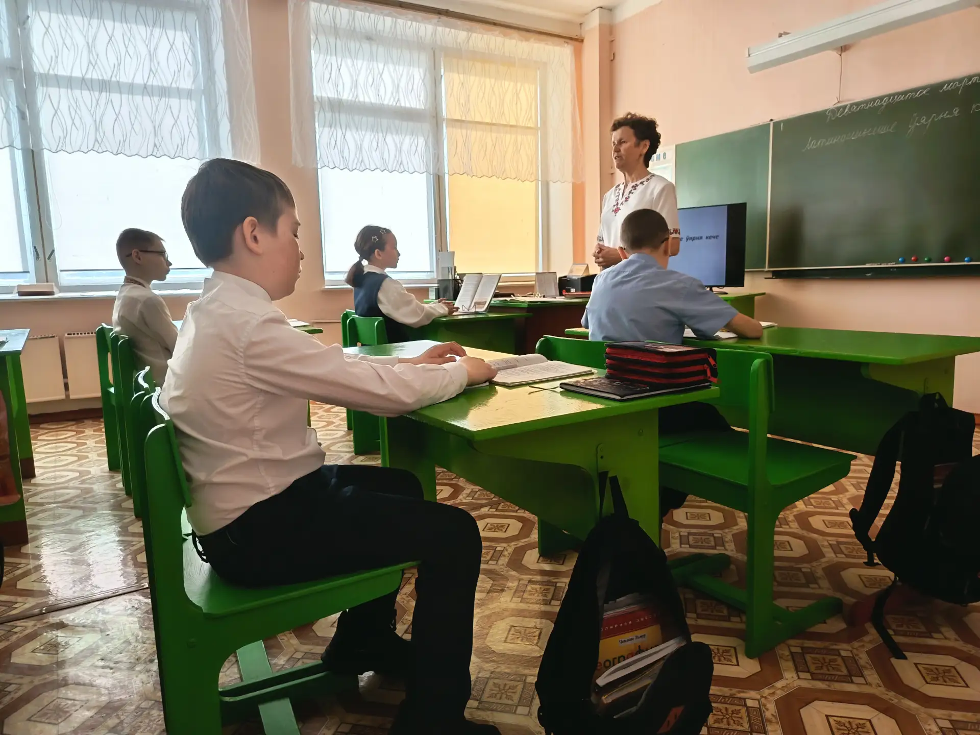 19 марта  в нашу школу на районное методобъединение  приехали  учителя марийского языка и литературы