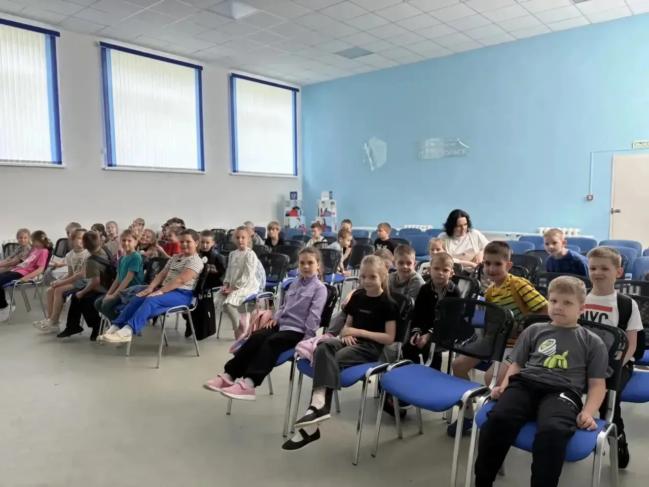 Сегодня — День русского языка!

В этот замечательный праздник ребята из пришкольного лагеря стали на