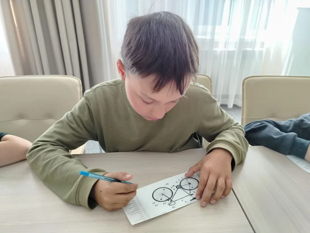 🦋🦋🦋 "Кояшкай "мәктәп яны лагере бүген "Күкчәчәк кәефе көне" дип аталды. Безнең мәктәп яны лагерын